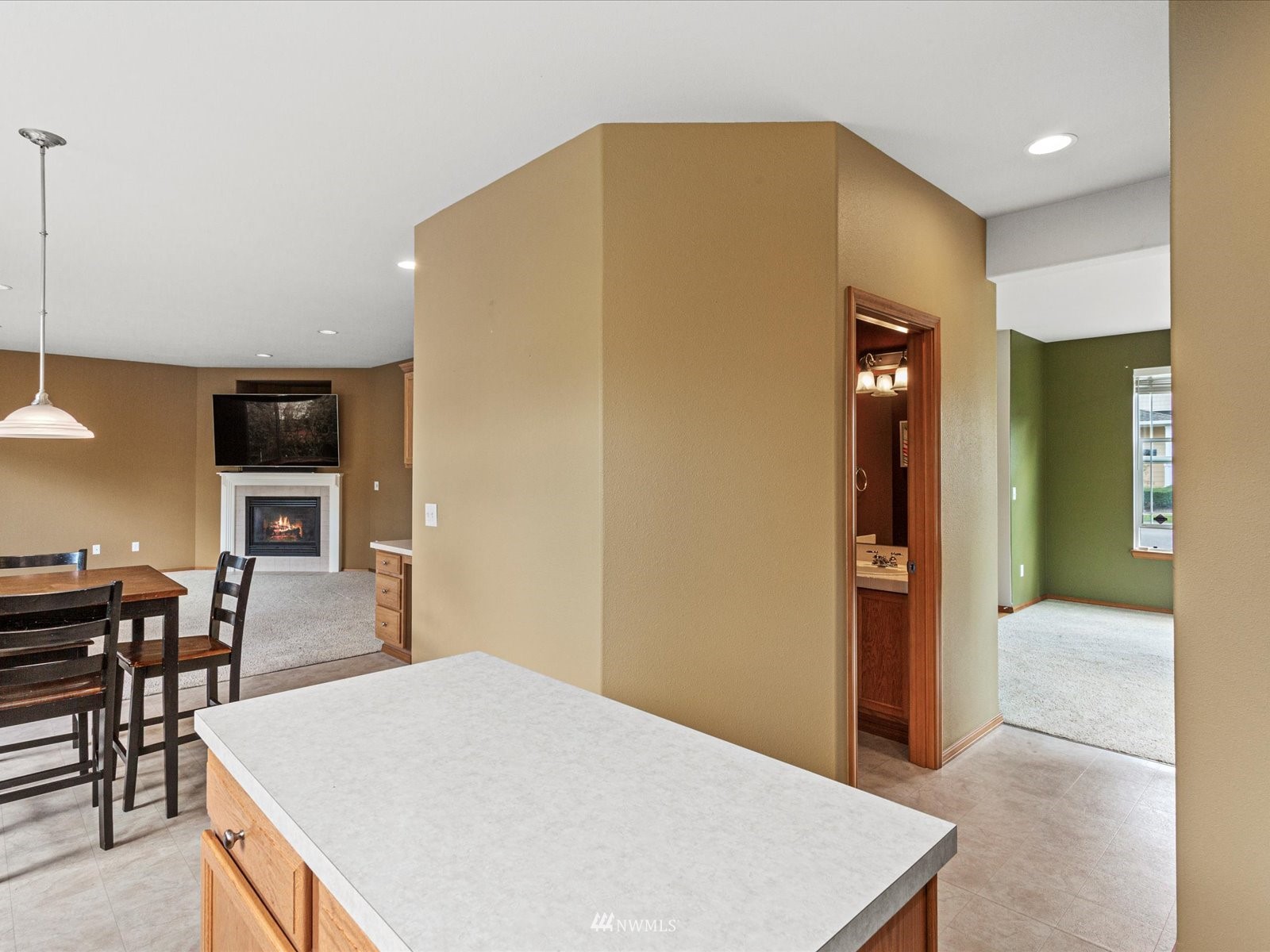 569 Quincy Avenue Northeast Renton, WA 98059 - Photo 8 of 31 Gallery Image 8