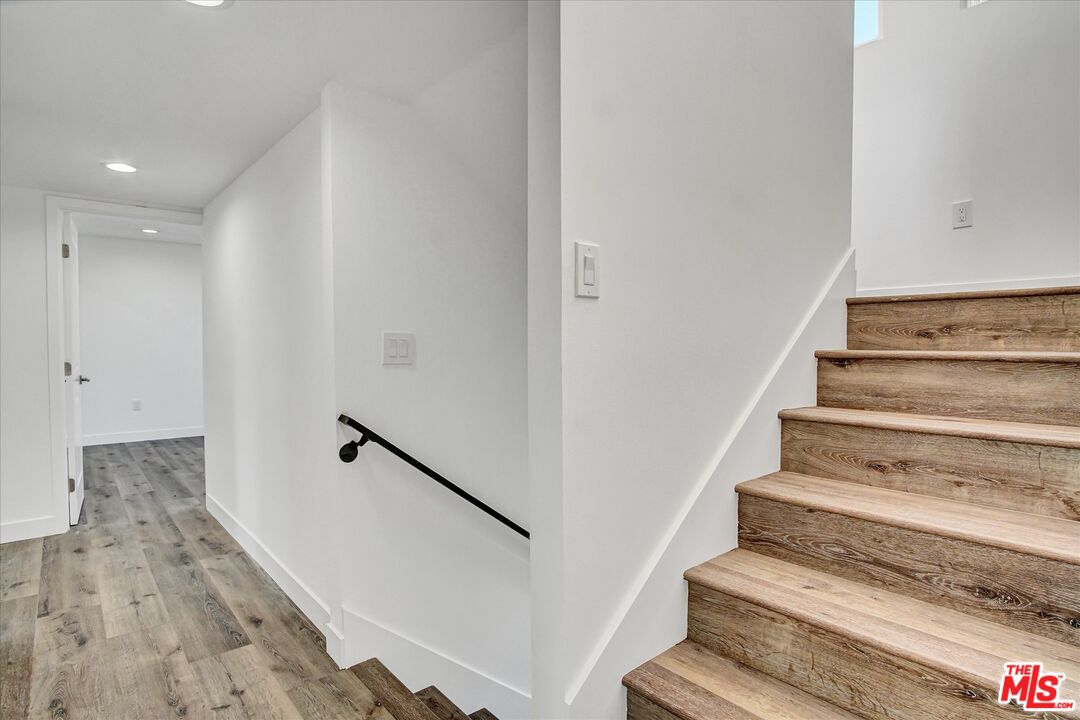 2419 South Cochran Avenue Los Angeles, CA 90016 - Photo 16 of 74