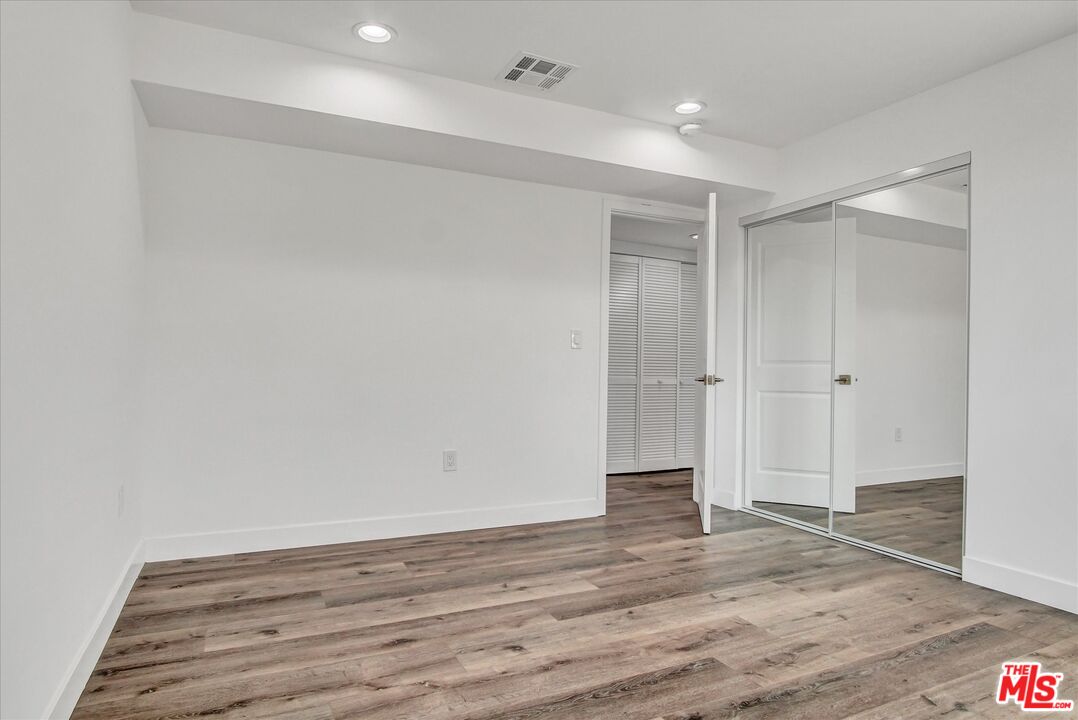 2419 South Cochran Avenue Los Angeles, CA 90016 - Photo 26 of 74