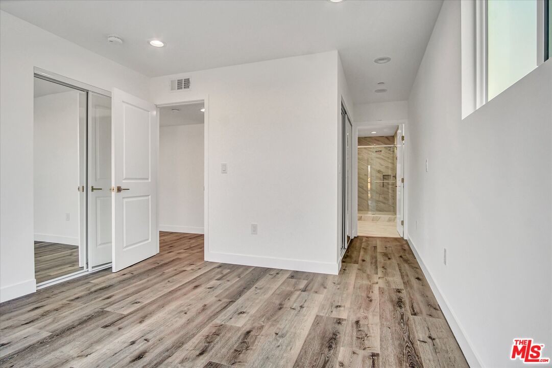 2419 South Cochran Avenue Los Angeles, CA 90016 - Photo 31 of 74