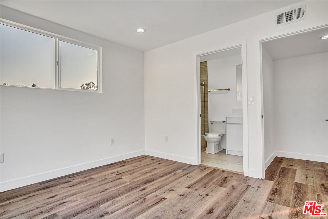 2419 South Cochran Avenue Los Angeles, CA 90016 - Photo 35 of 74