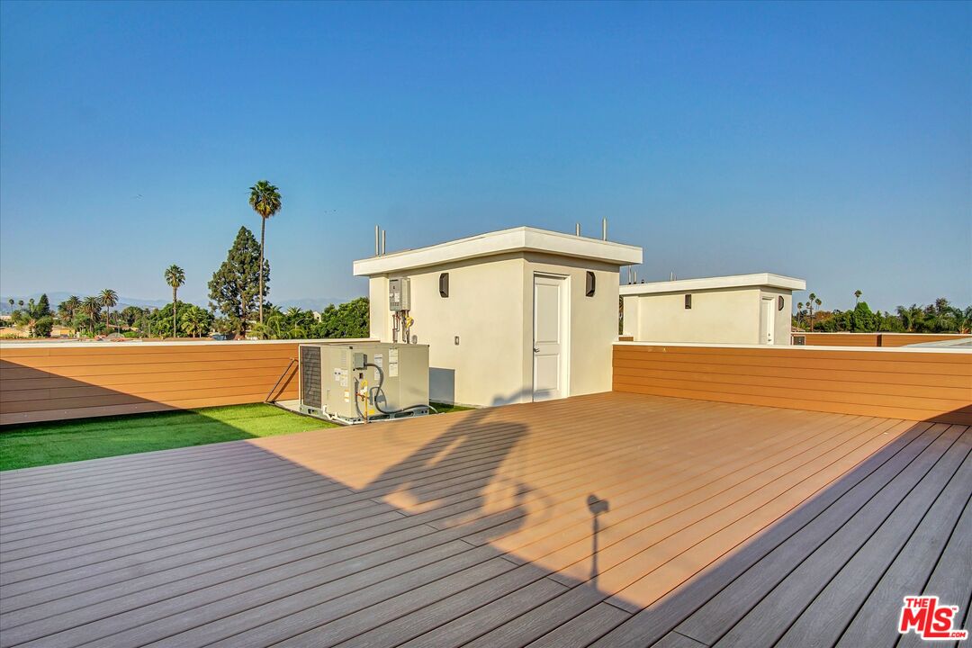 2419 South Cochran Avenue Los Angeles, CA 90016 - Photo 43 of 74