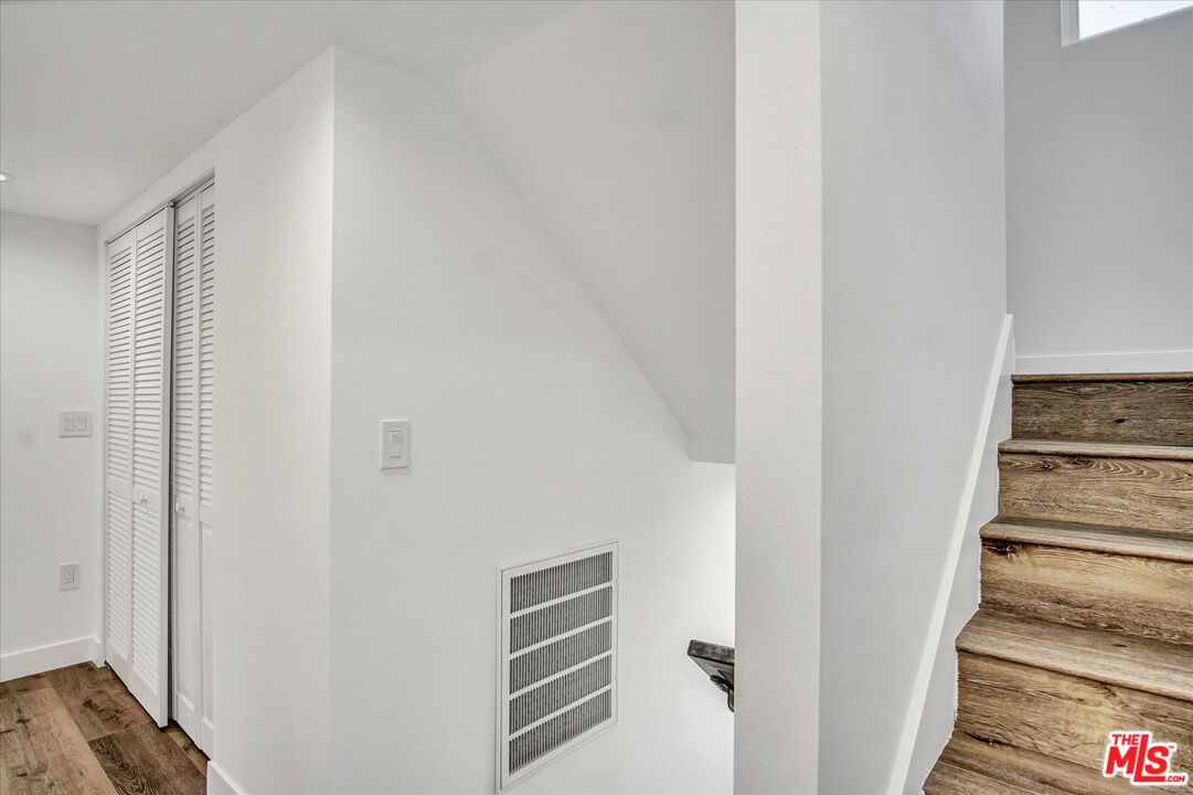 2419 South Cochran Avenue Los Angeles, CA 90016 - Photo 47 of 74