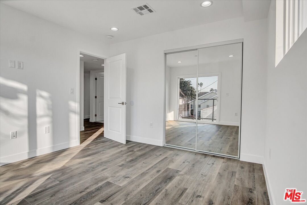 2419 South Cochran Avenue Los Angeles, CA 90016 - Photo 54 of 74