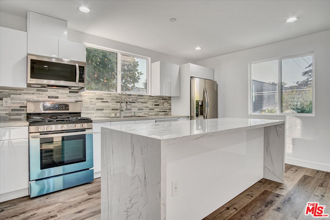 2419 South Cochran Avenue Los Angeles, CA 90016 - Photo 60 of 74