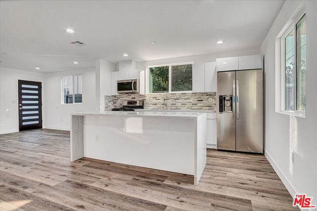 $2,149,000 | 2419 South Cochran Avenue, Los Angeles, CA 90016
