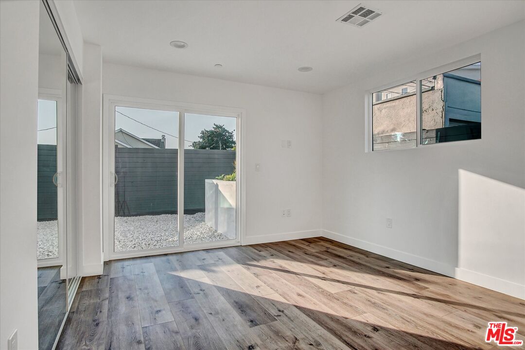 2419 South Cochran Avenue Los Angeles, CA 90016 - Photo 69 of 74