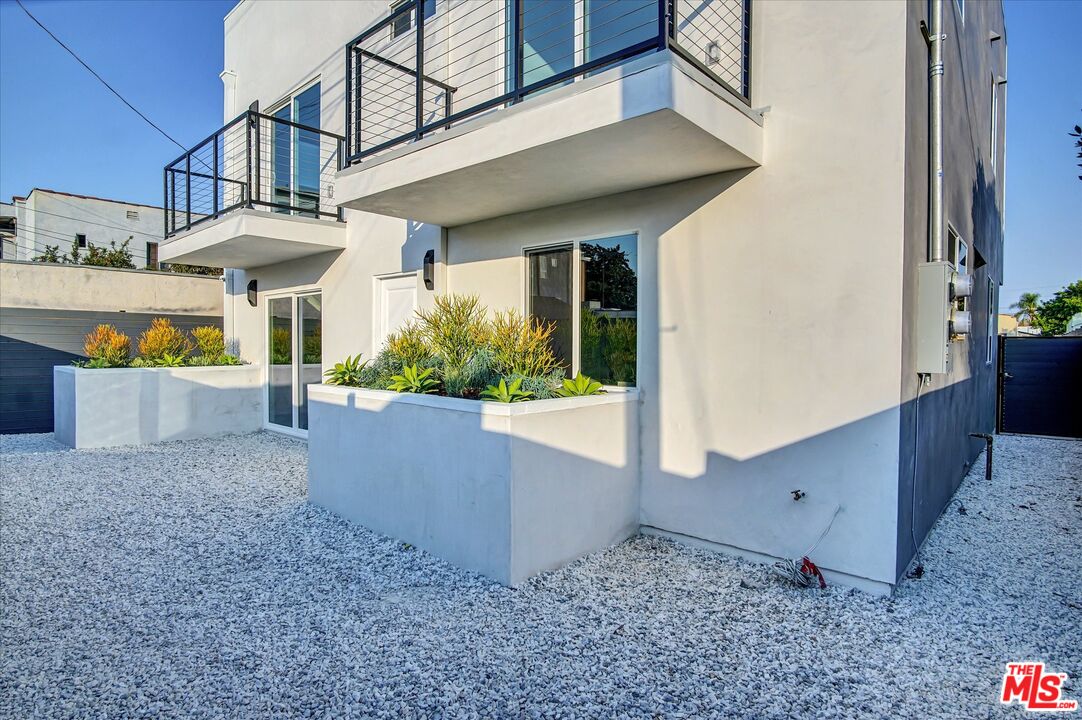 2419 South Cochran Avenue Los Angeles, CA 90016 - Photo 74 of 74