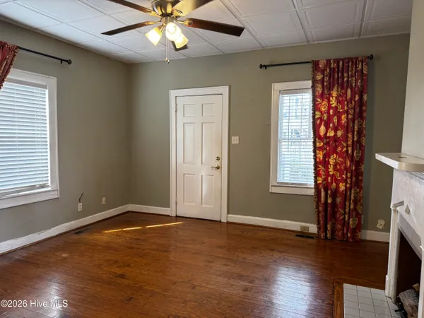 $1,755 | 414 Metcalf Street, Unit A, New Bern, NC 28560