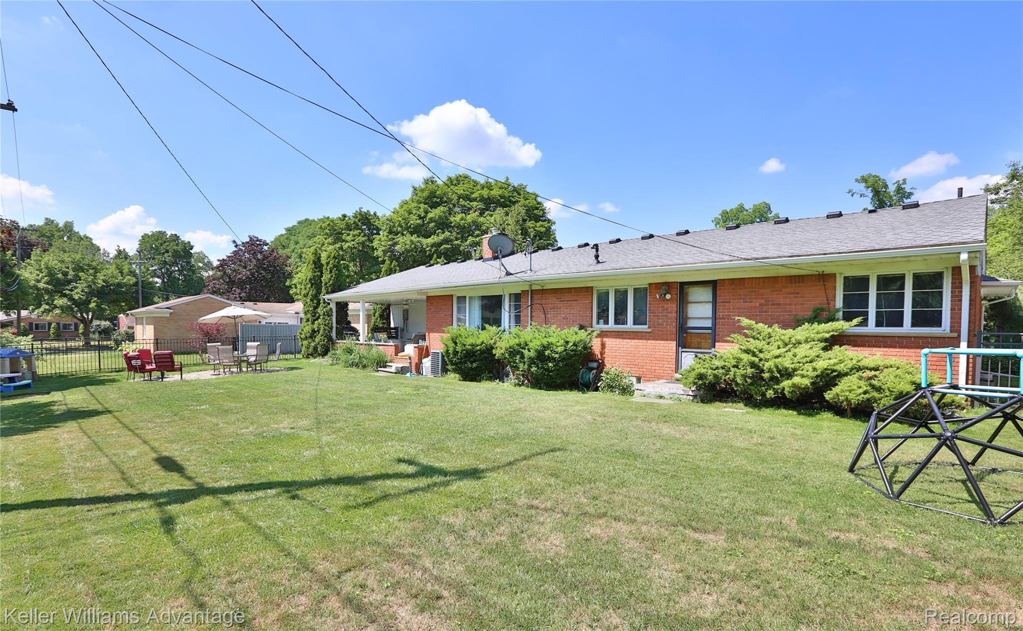 23128 Power Road Farmington, MI 48336 - Photo 5 of 27 0I0A6734.jpeg