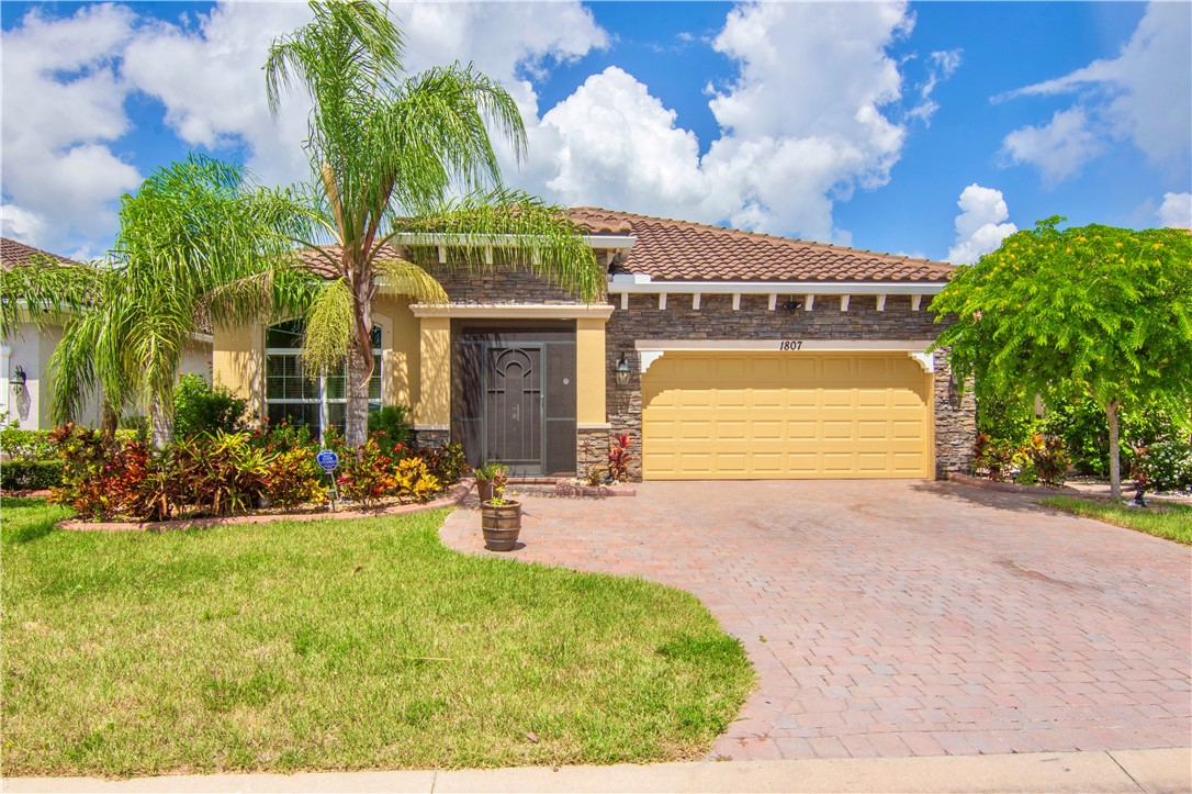 1807 Berkshire Cir Southwest