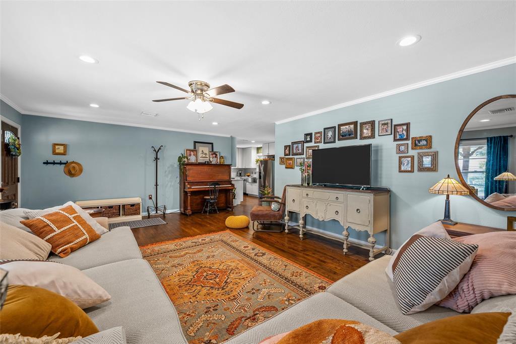 3816 Pine Avenue Waco, TX 76708 - Photo 9 of 36