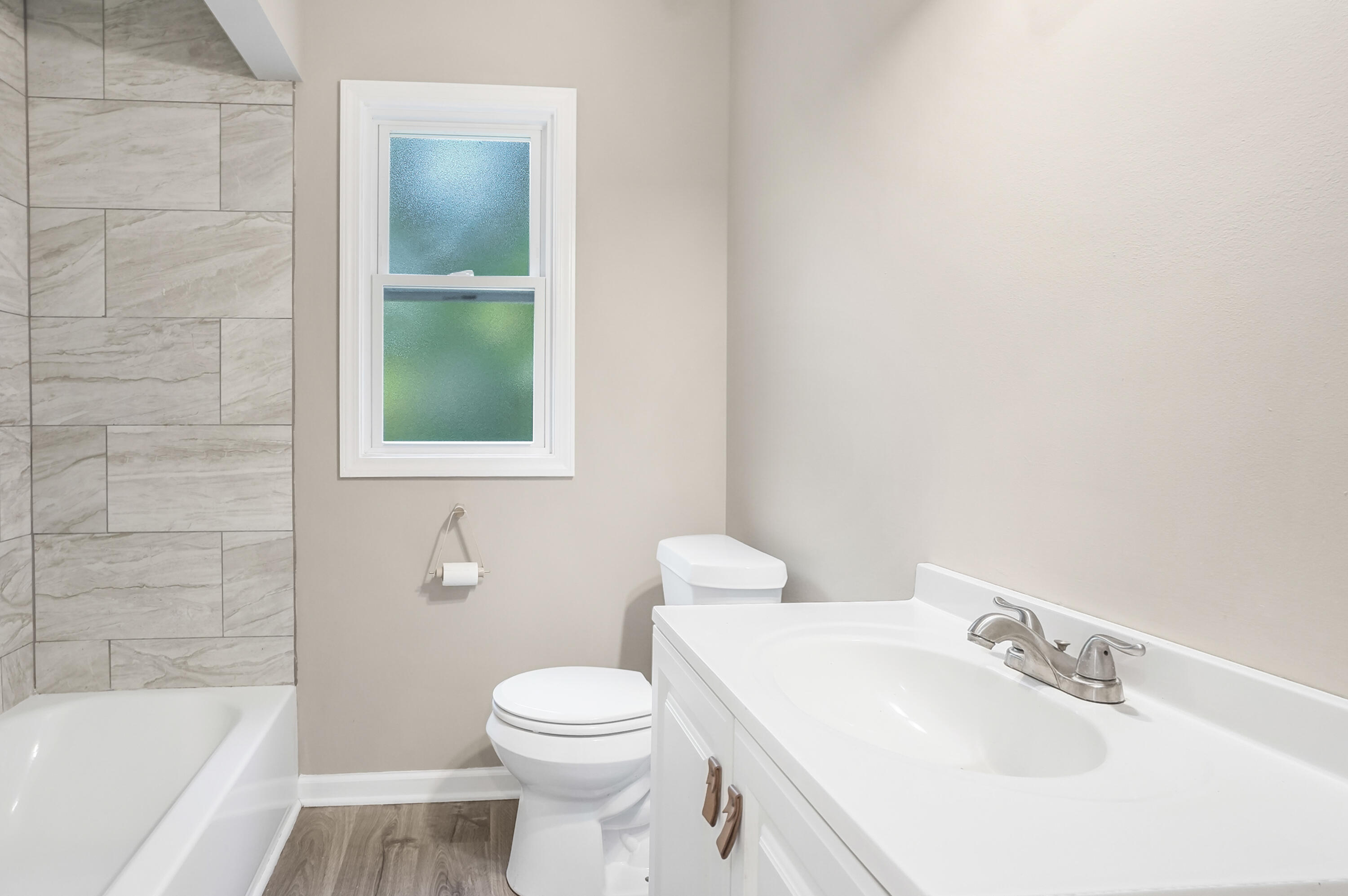 6044 Davison Road Burton, MI 48509 - Photo 14 of 53 DSC04053