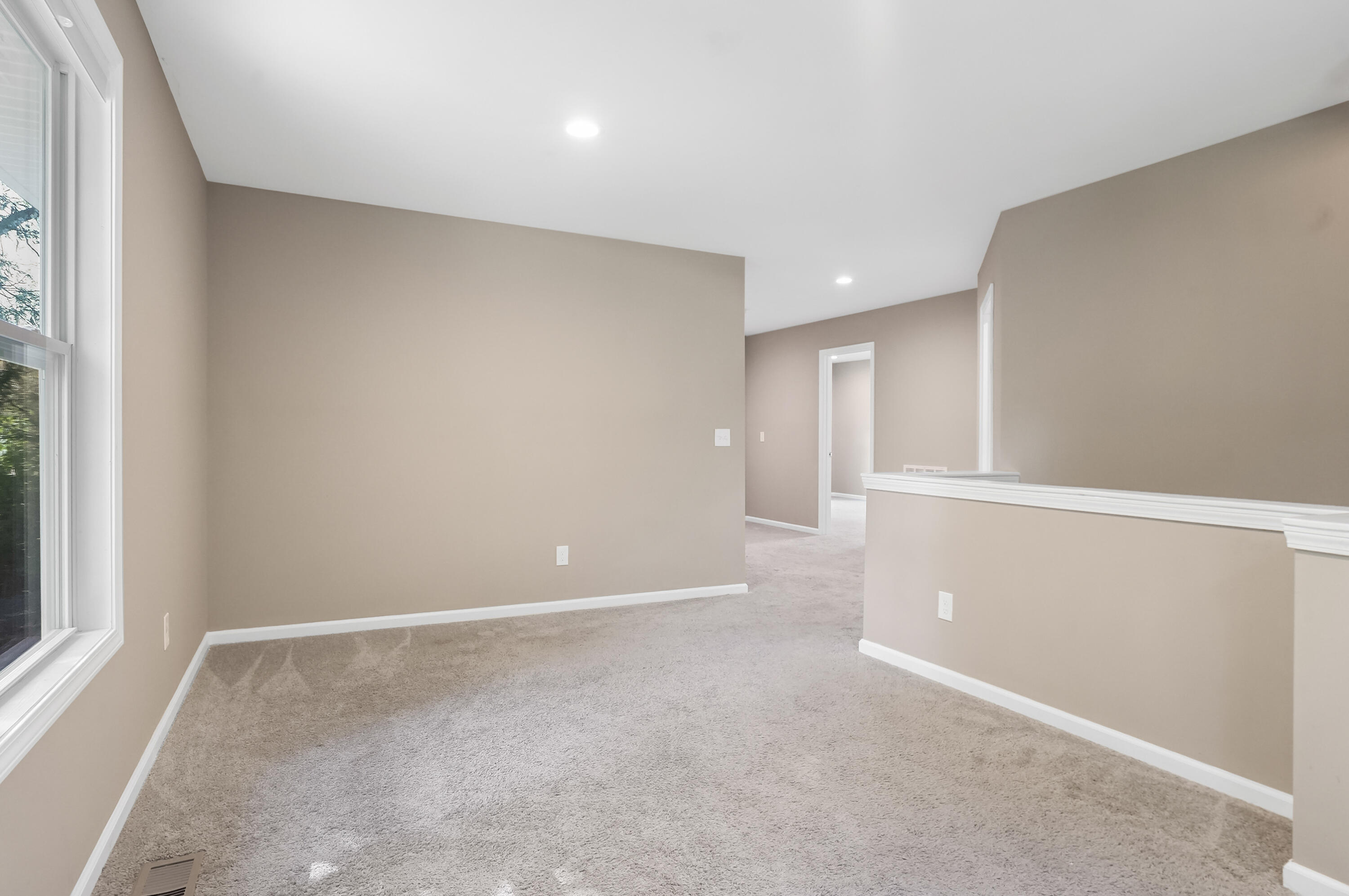 6044 Davison Road Burton, MI 48509 - Photo 15 of 53 DSC04063