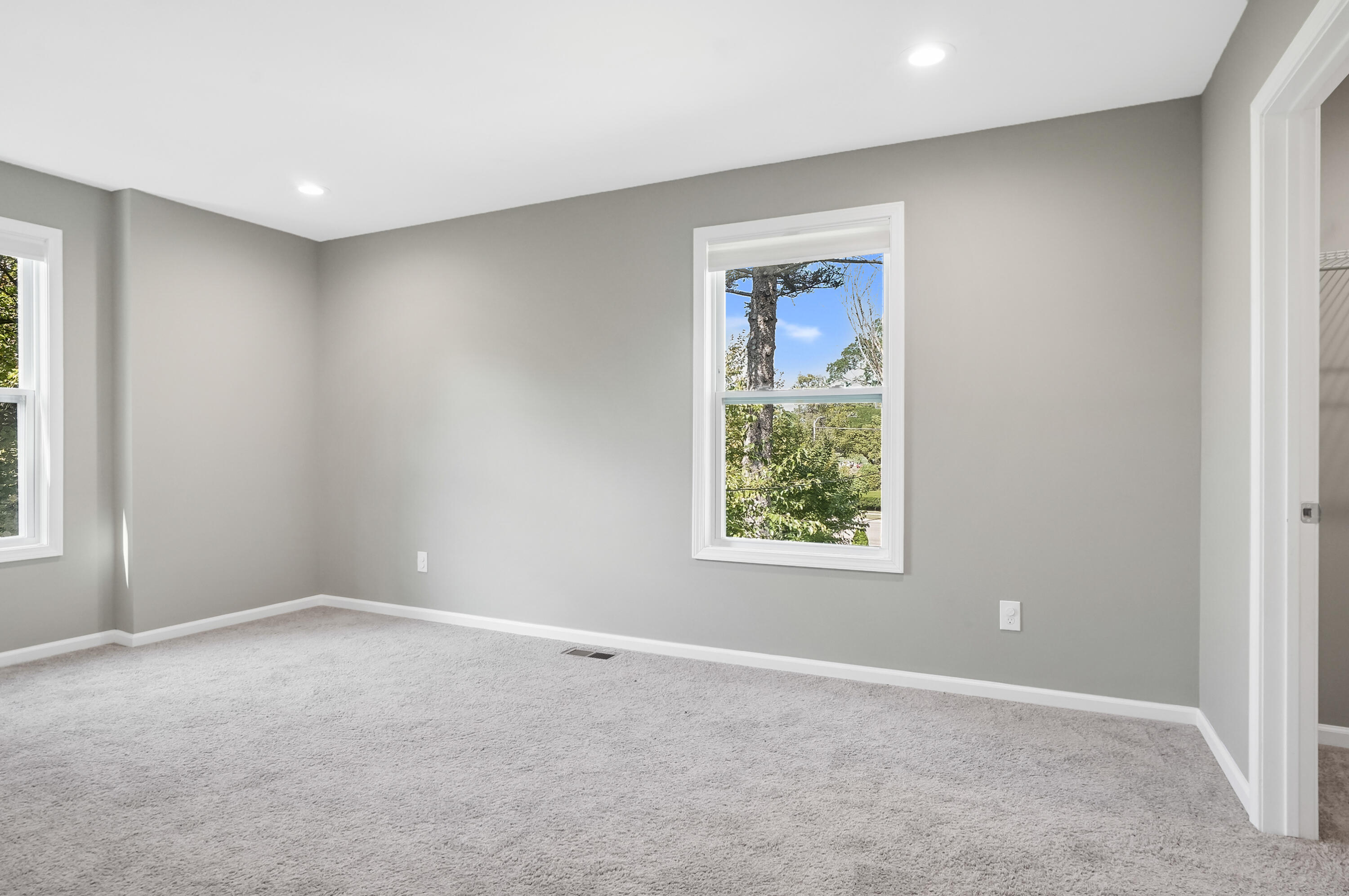 6044 Davison Road Burton, MI 48509 - Photo 19 of 53 DSC04088