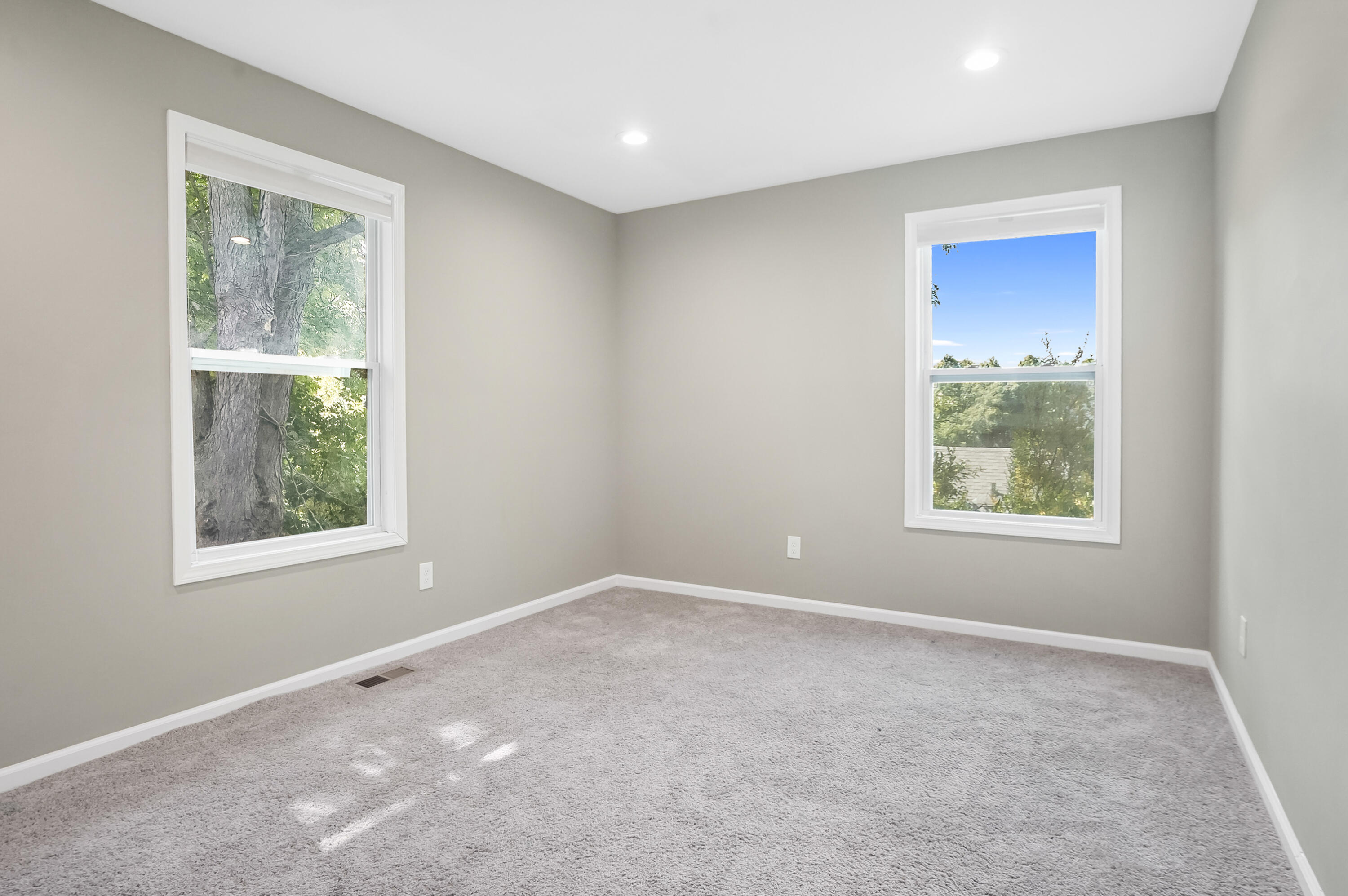 6044 Davison Road Burton, MI 48509 - Photo 21 of 53 DSC04108