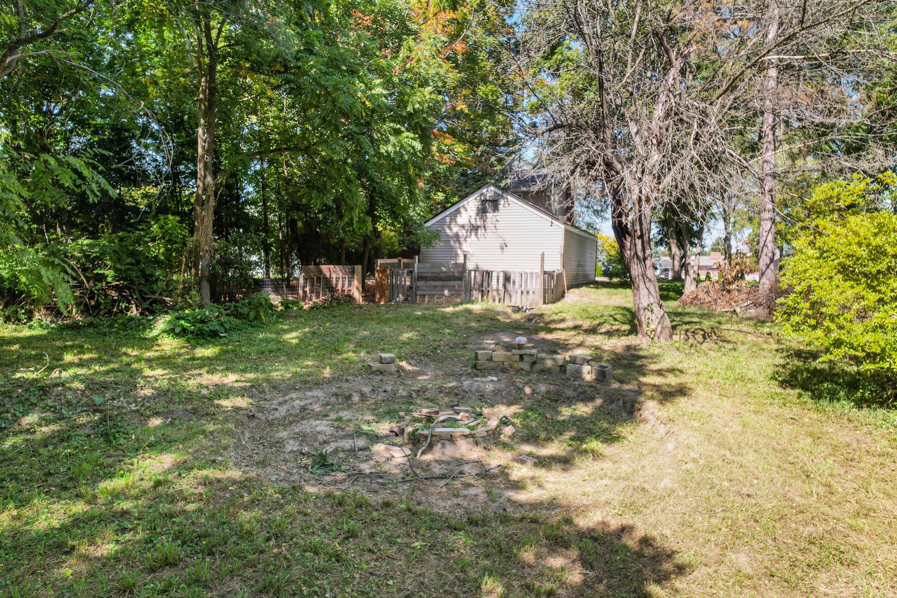 6044 Davison Road Burton, MI 48509 - Photo 25 of 53 DJI_0608