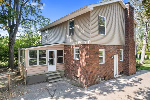 $275,000 | 6044 Davison Road, Burton, MI 48509