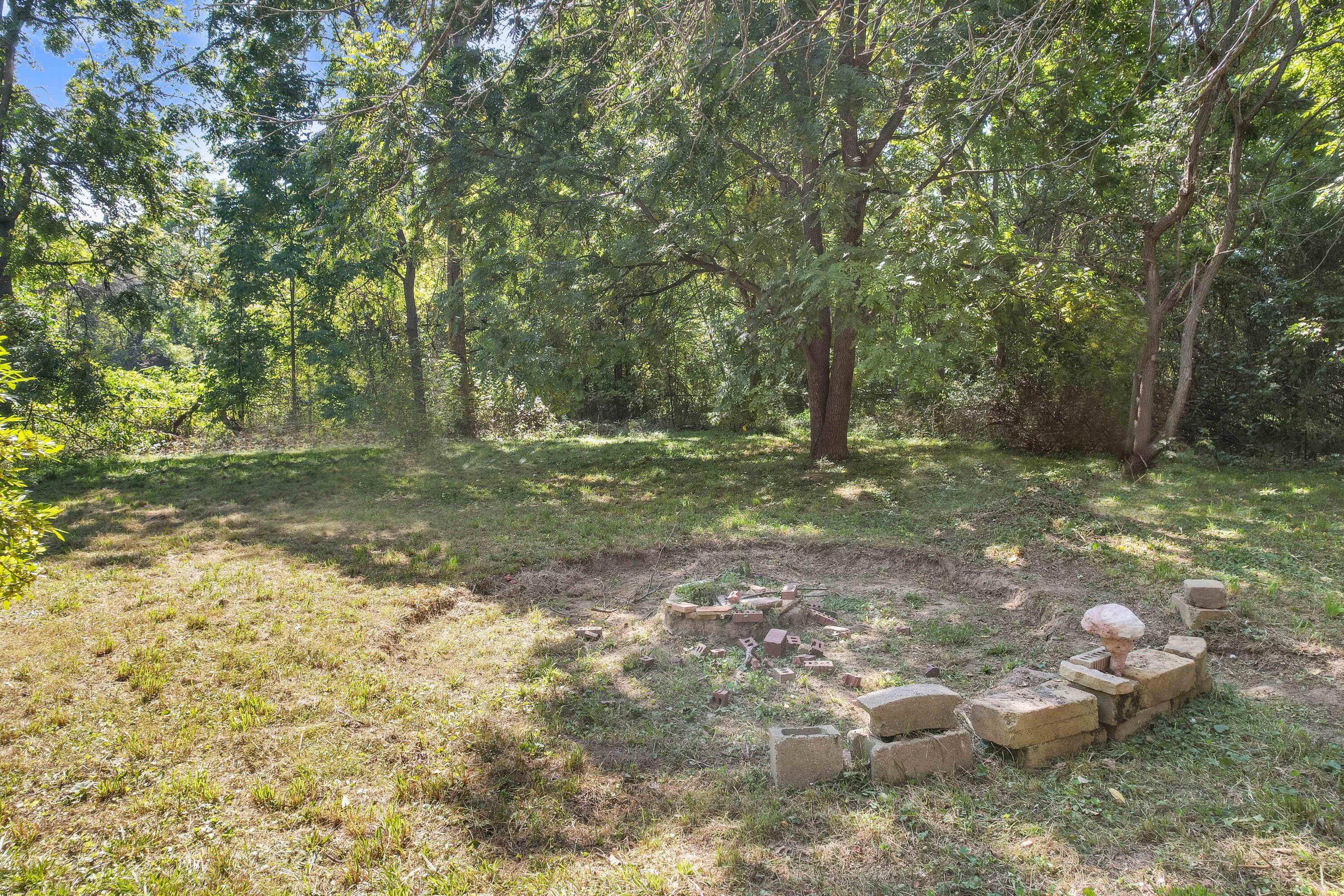 6044 Davison Road Burton, MI 48509 - Photo 41 of 53 DJI_0602