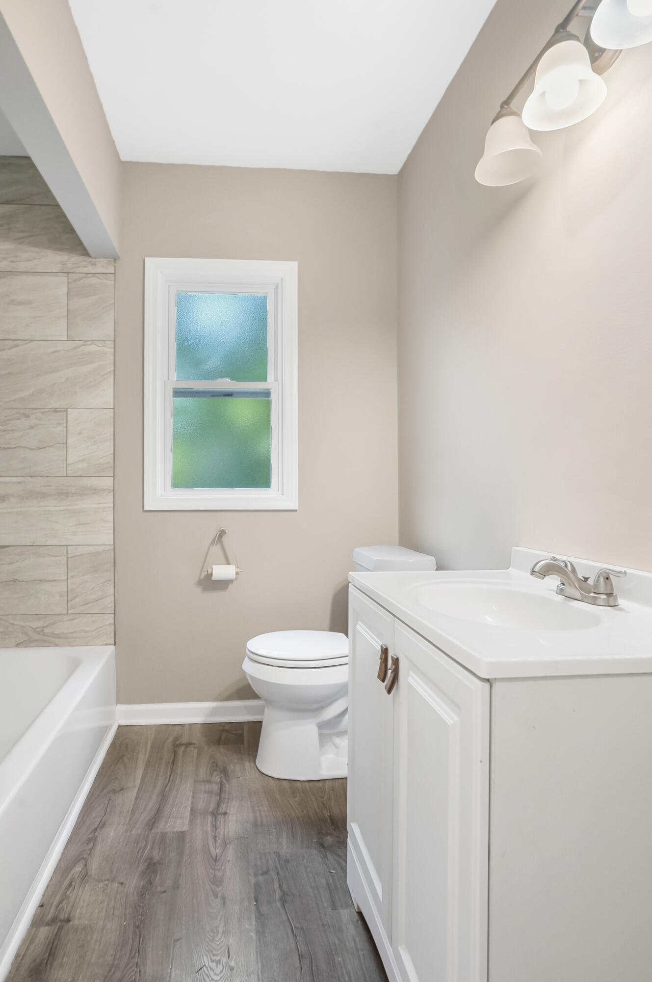 6044 Davison Road Burton, MI 48509 - Photo 48 of 53 DSC04058