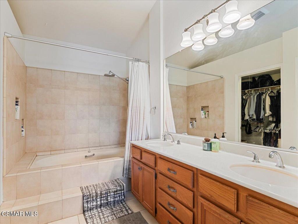 290 Ridgeton Lane, Unit B Simi Valley, CA 93065 - Photo 11 of 17