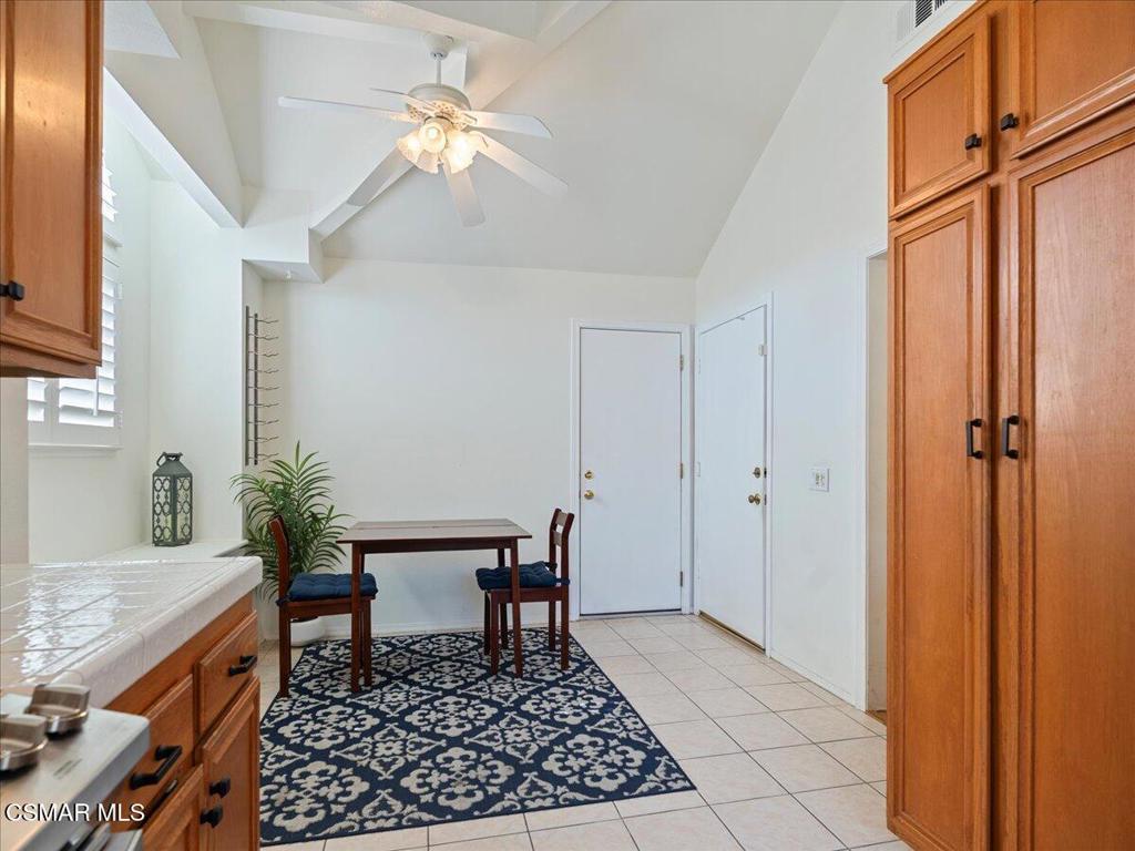 290 Ridgeton Lane, Unit B Simi Valley, CA 93065 - Photo 15 of 17