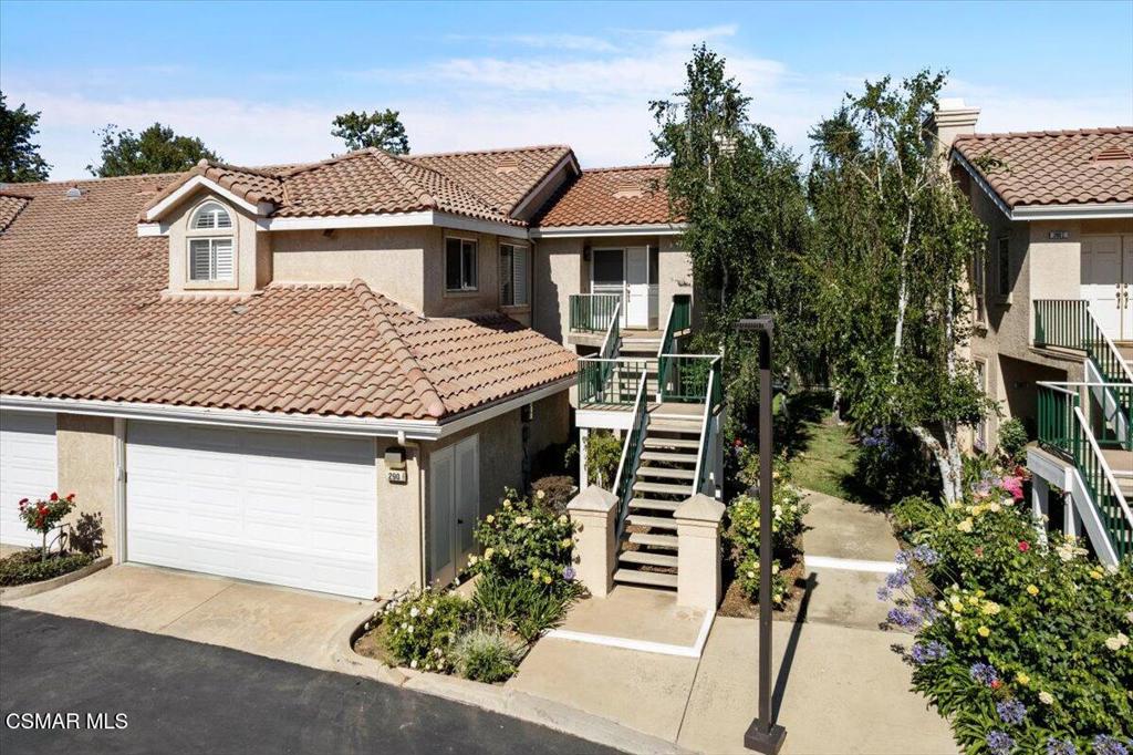 290 Ridgeton Lane, Unit B Simi Valley, CA 93065 - Photo 3 of 17