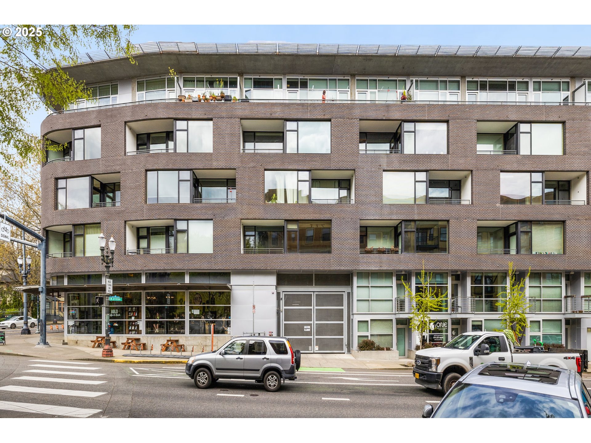 1234 Southwest 18th Avenue, Unit 305 Portland, OR 97205 - Photo 31 of 31 a building view