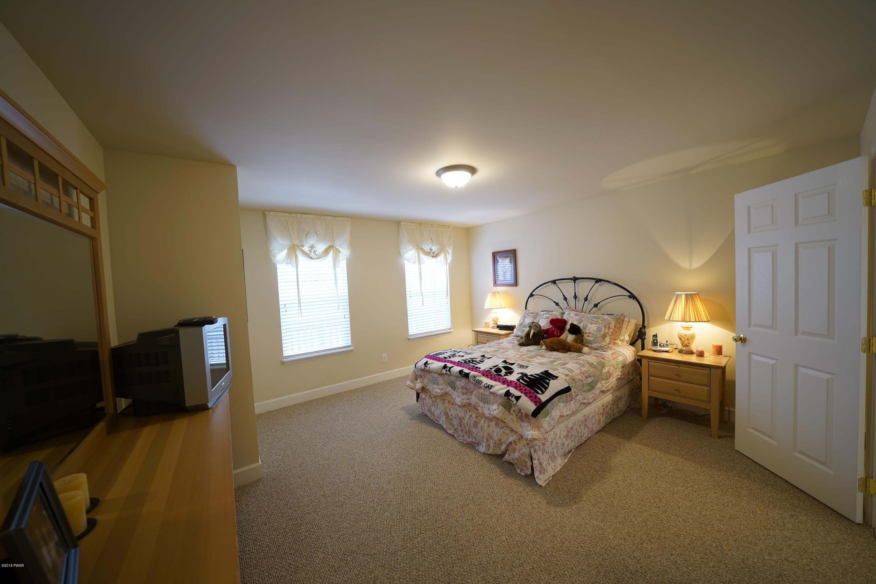 253 Lakeview Road Lackawaxen, PA 18435 - Photo 18 of 43 Master Bedroom