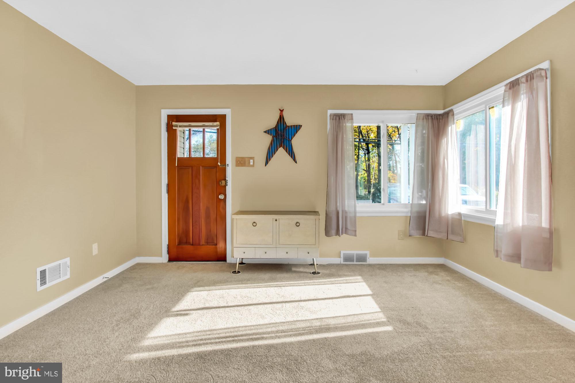 33 Sample Bridge Road Mechanicsburg, PA 17050 - Photo 3 of 22 Gallery Image 3