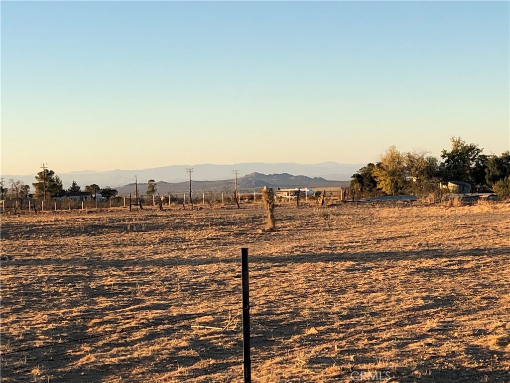 175 Cor Avenue Llano, CA 93544 - Photo 6 of 11 a view of a city