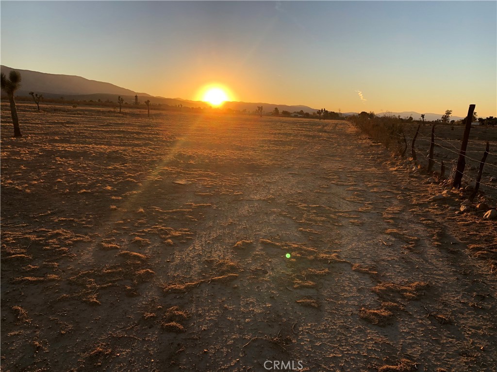 175 Cor Avenue Llano, CA 93544 - Photo 8 of 11 a view of ocean and mountain