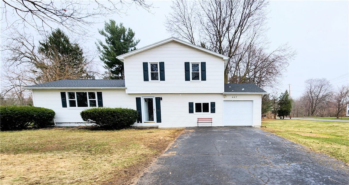 657 Regina Drive Webster, NY 14580 - Photo 2 of 45