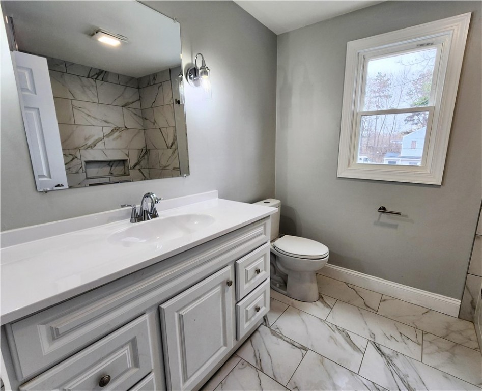 657 Regina Drive Webster, NY 14580 - Photo 21 of 45