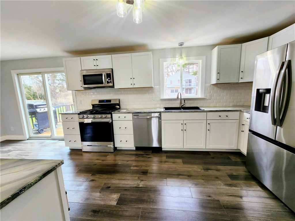 657 Regina Drive Webster, NY 14580 - Photo 7 of 45