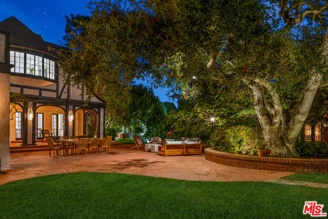 1575 Capri Drive Pacific Palisades, CA 90272 - Photo 39 of 41 a view of a park with large trees