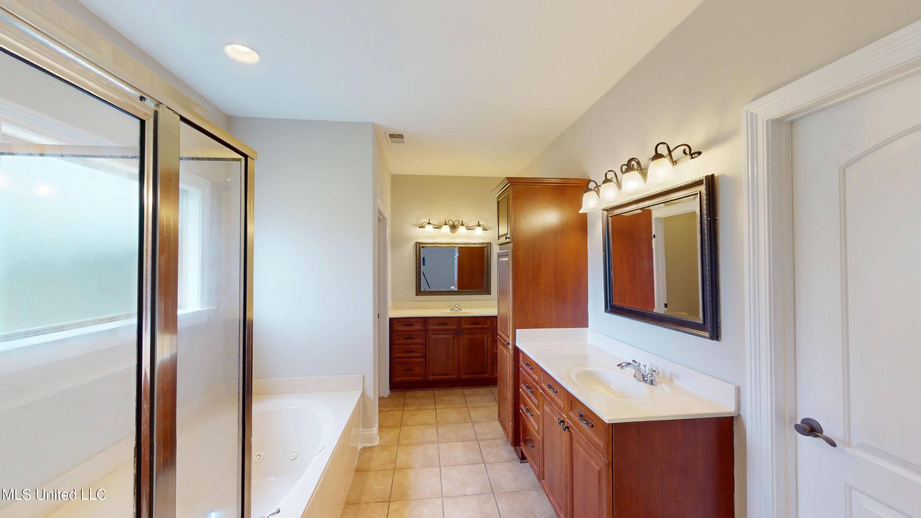 1377 Notting Hill Loop Hernando, MS 38632 - Photo 19 of 45 1377-Notting-Hill-Loop-07112025_010555