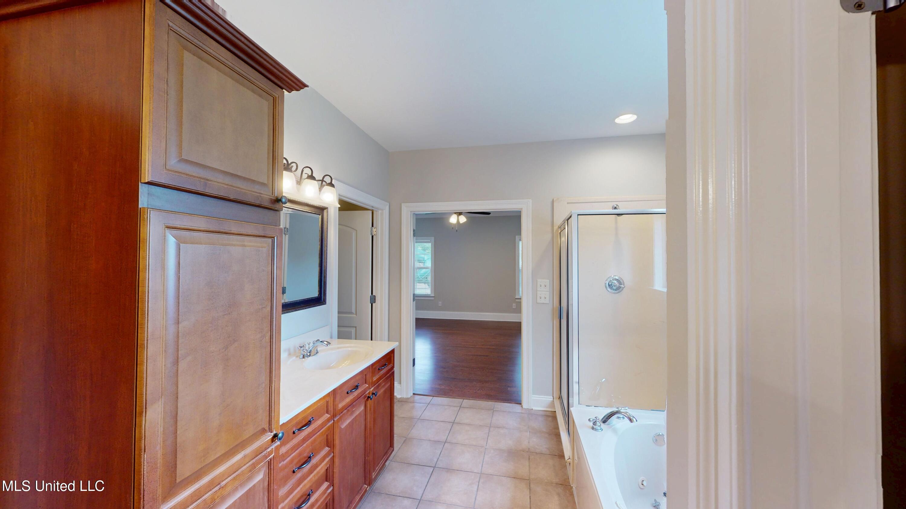 1377 Notting Hill Loop Hernando, MS 38632 - Photo 20 of 45 1377-Notting-Hill-Loop-07112025_010518