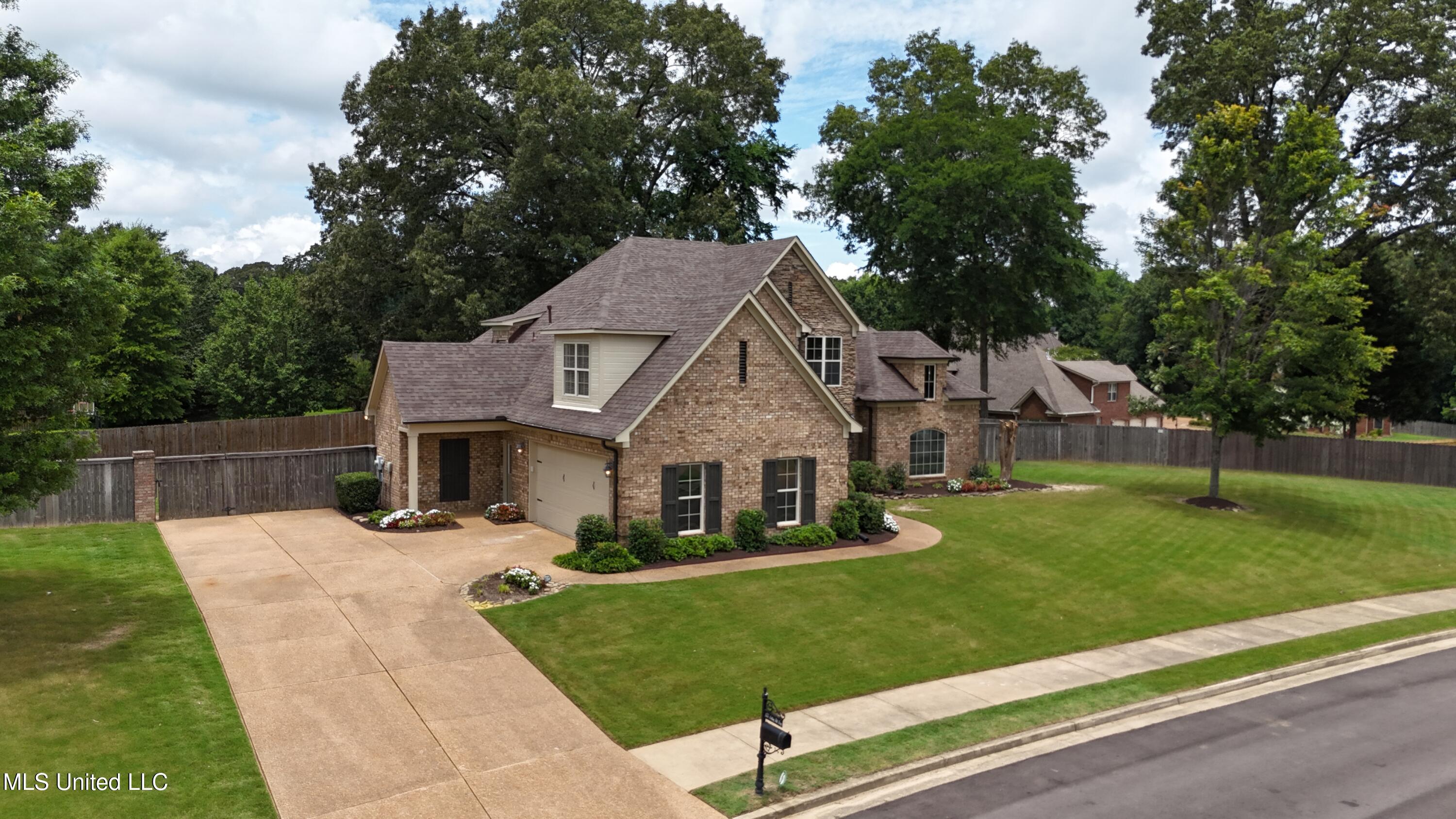 1377 Notting Hill Loop Hernando, MS 38632 - Photo 3 of 45 DJI_20250709125228_0205_D