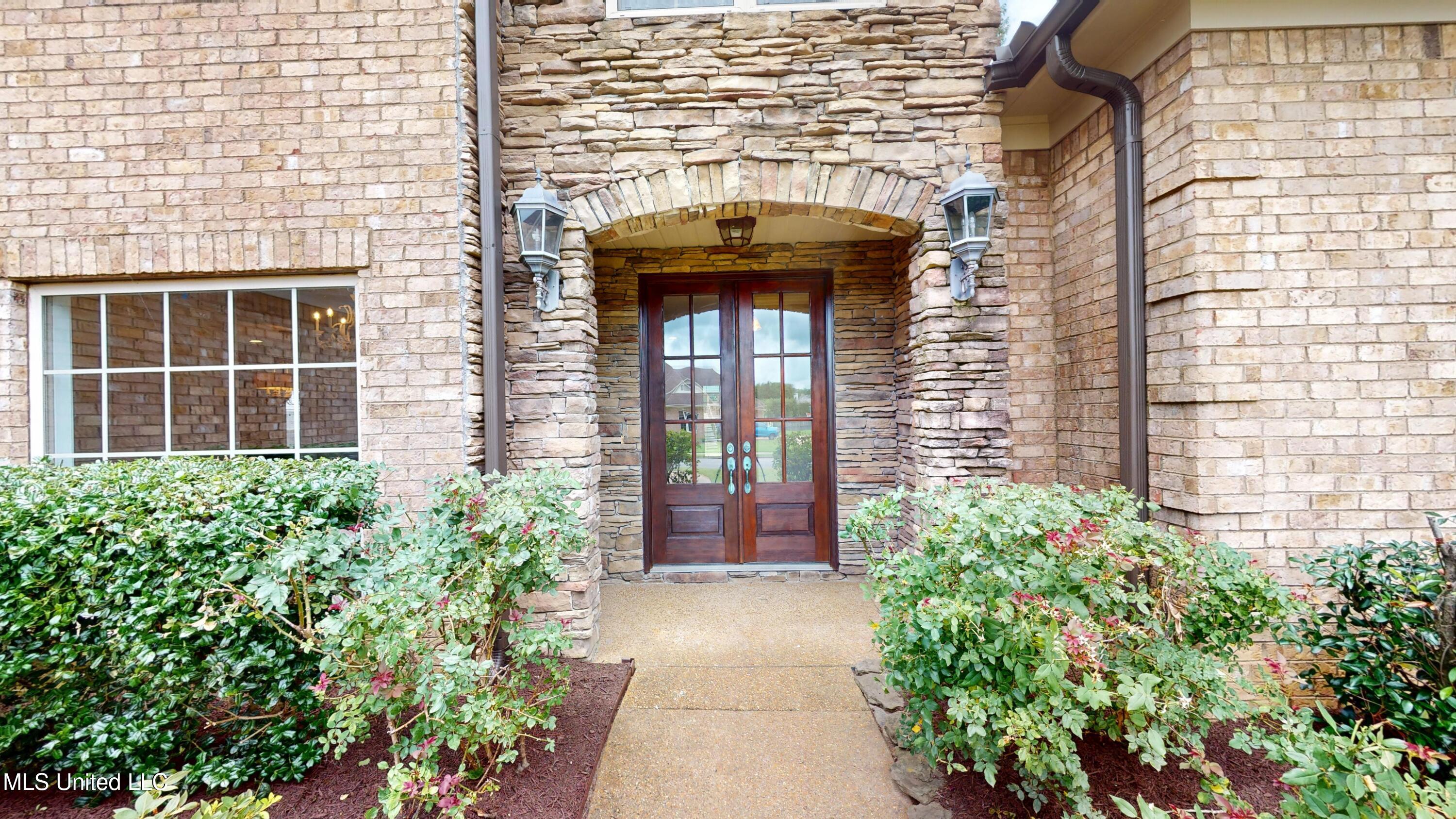 1377 Notting Hill Loop Hernando, MS 38632 - Photo 5 of 45 1377-Notting-Hill-Loop-07112025_012309