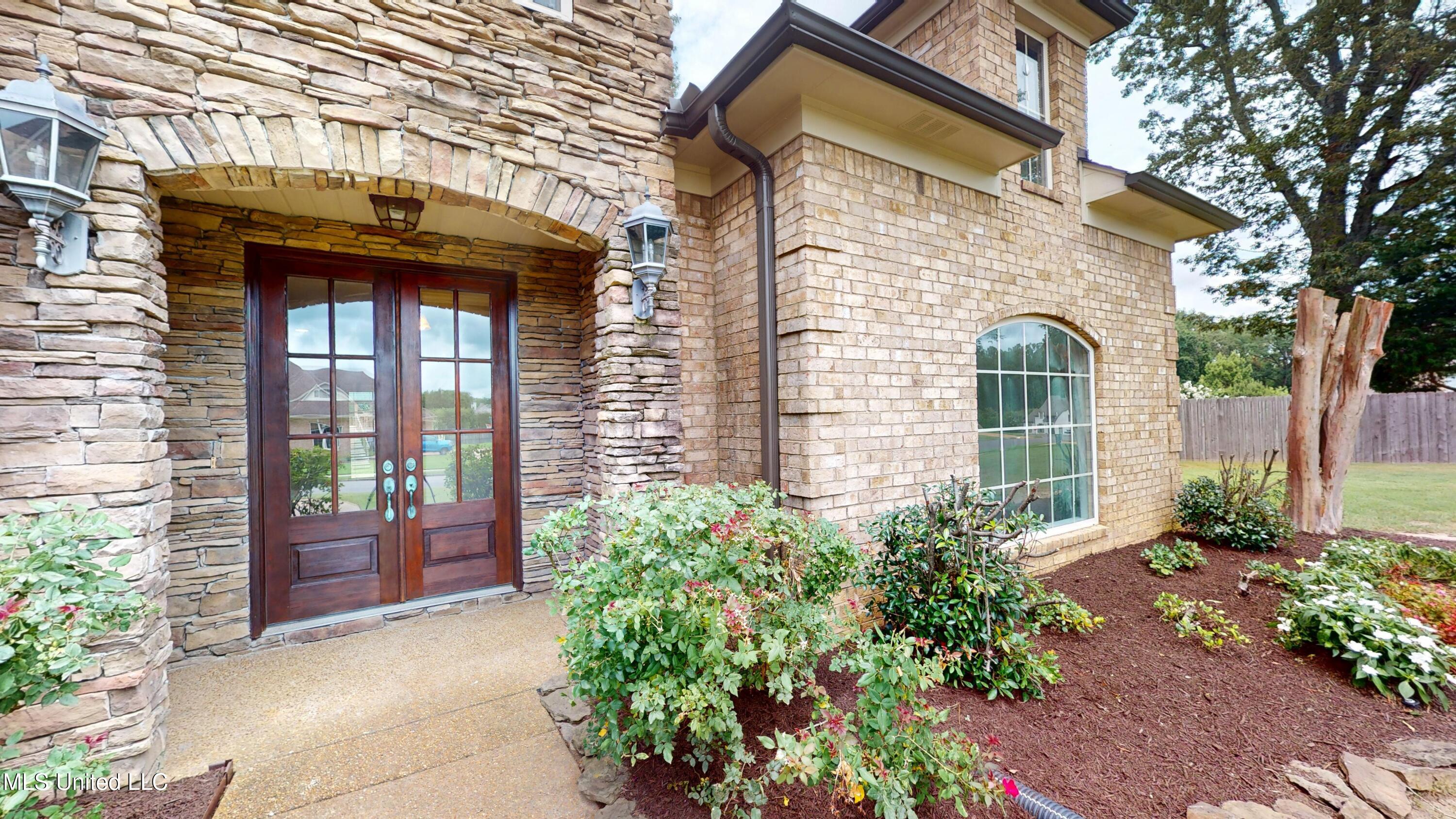 1377 Notting Hill Loop Hernando, MS 38632 - Photo 6 of 45 1377-Notting-Hill-Loop-07112025_012231