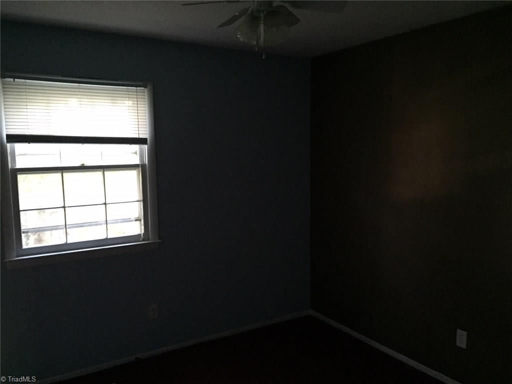 225 Kingstree Road King, NC 27021 - Photo 7 of 11