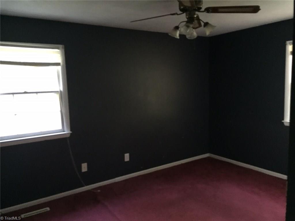 225 Kingstree Road King, NC 27021 - Photo 8 of 11