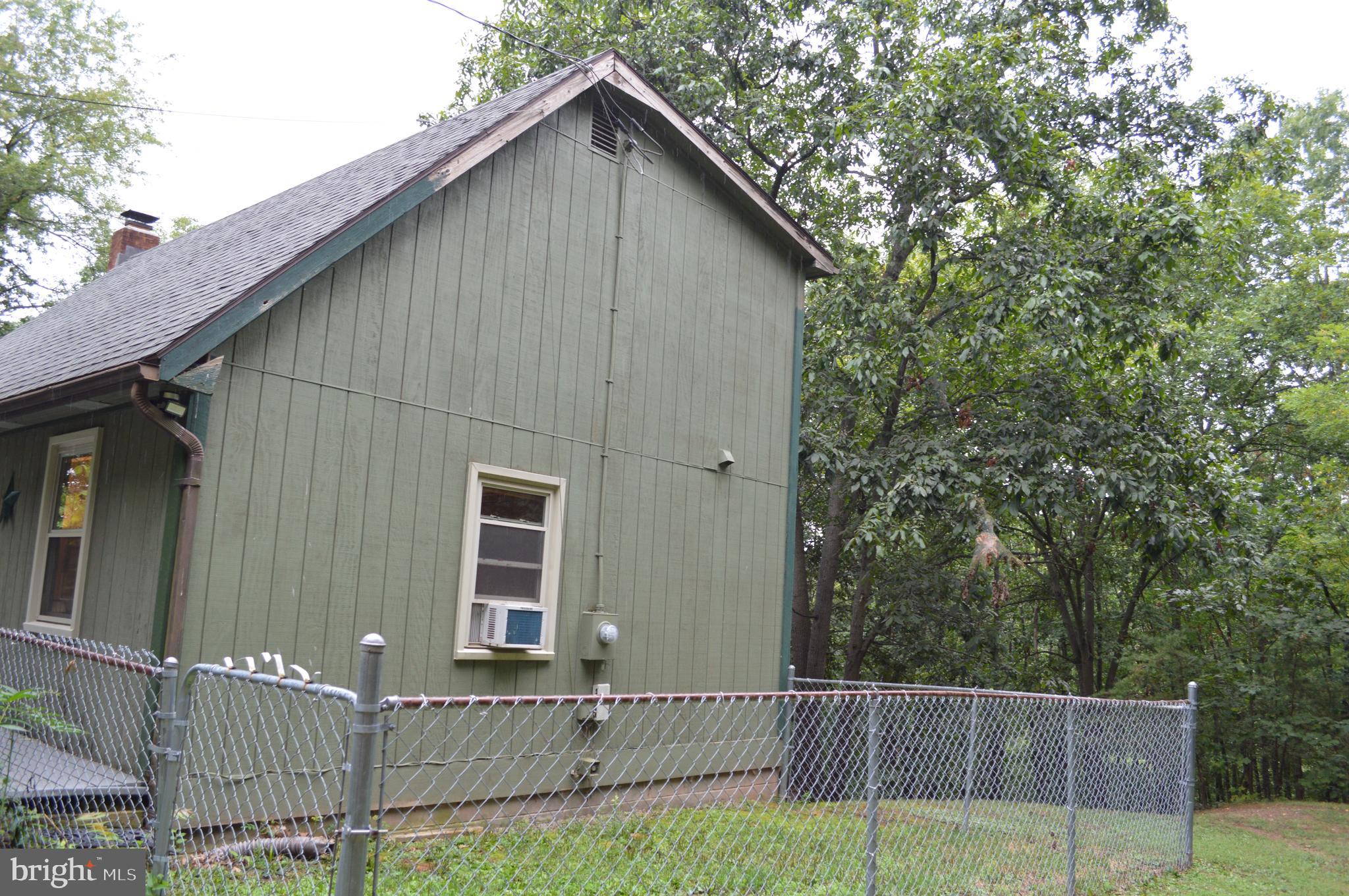 3775 Pious Ridge Road Berkeley Springs, WV 25411 - Photo 34 of 45 Fenced area