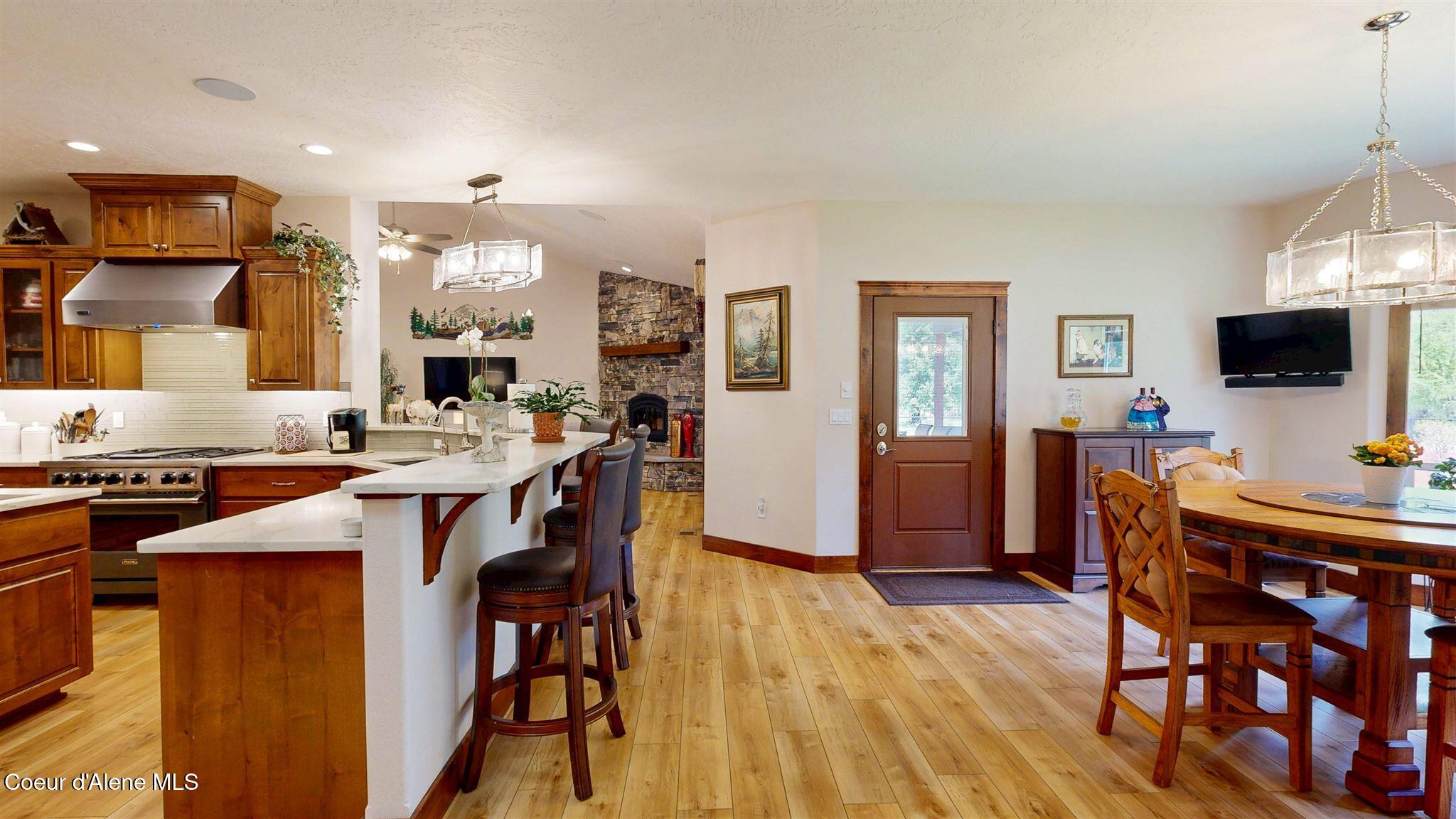 19398 North Ella Road Rathdrum, ID 83858 - Photo 14 of 88 nook & breakfast bar