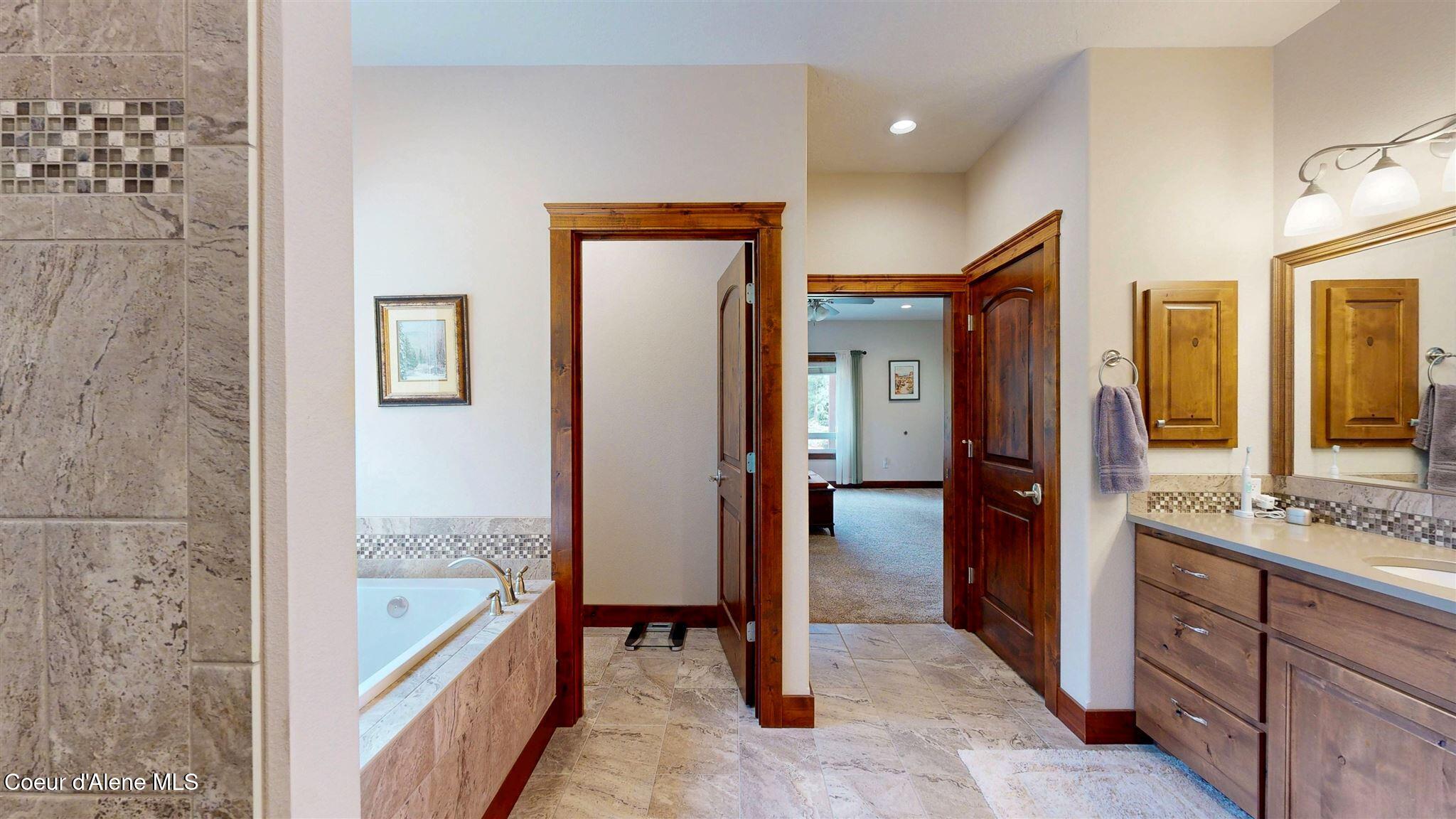 19398 North Ella Road Rathdrum, ID 83858 - Photo 29 of 88 master bath4