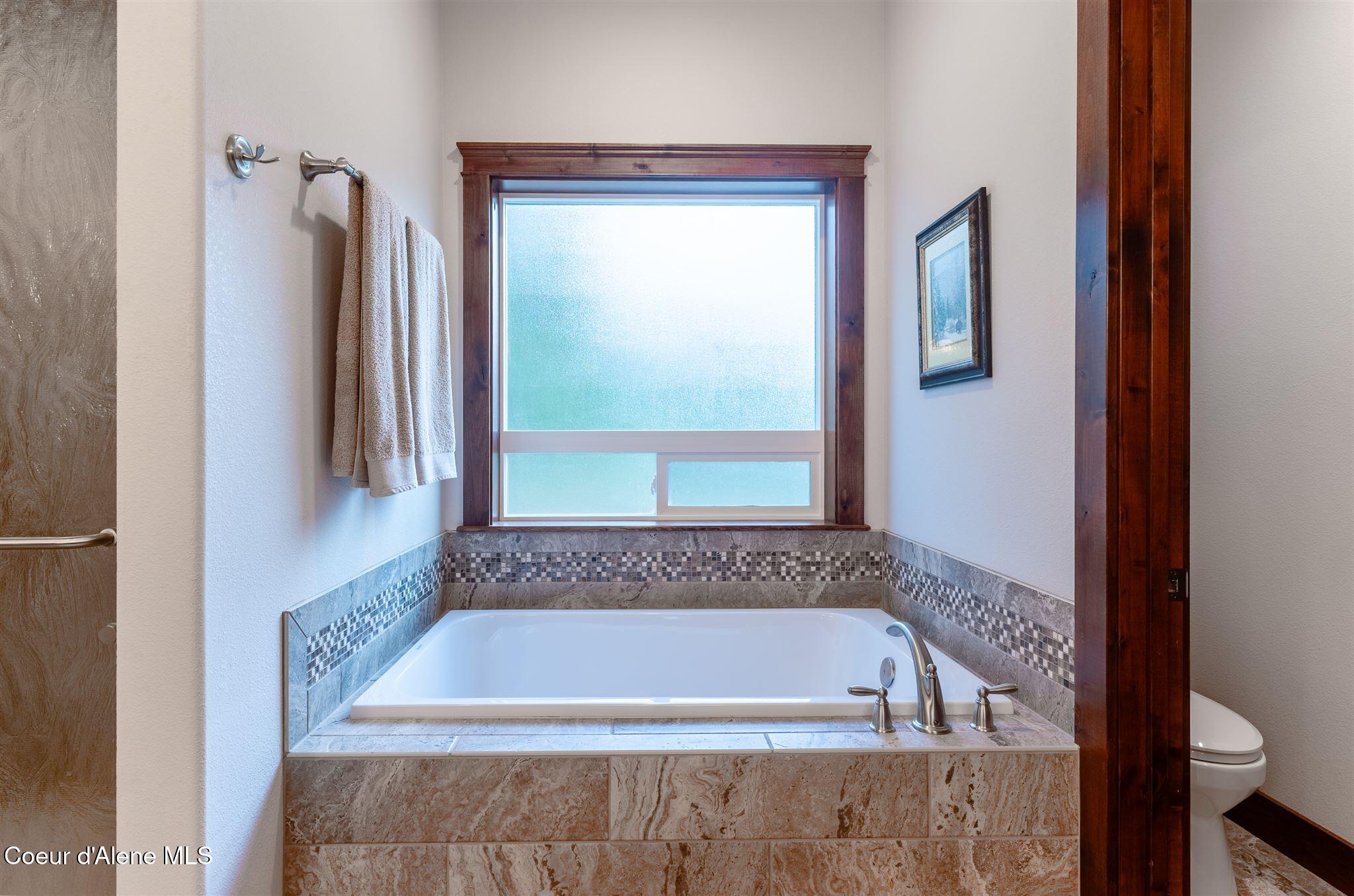 19398 North Ella Road Rathdrum, ID 83858 - Photo 31 of 88 master bath1