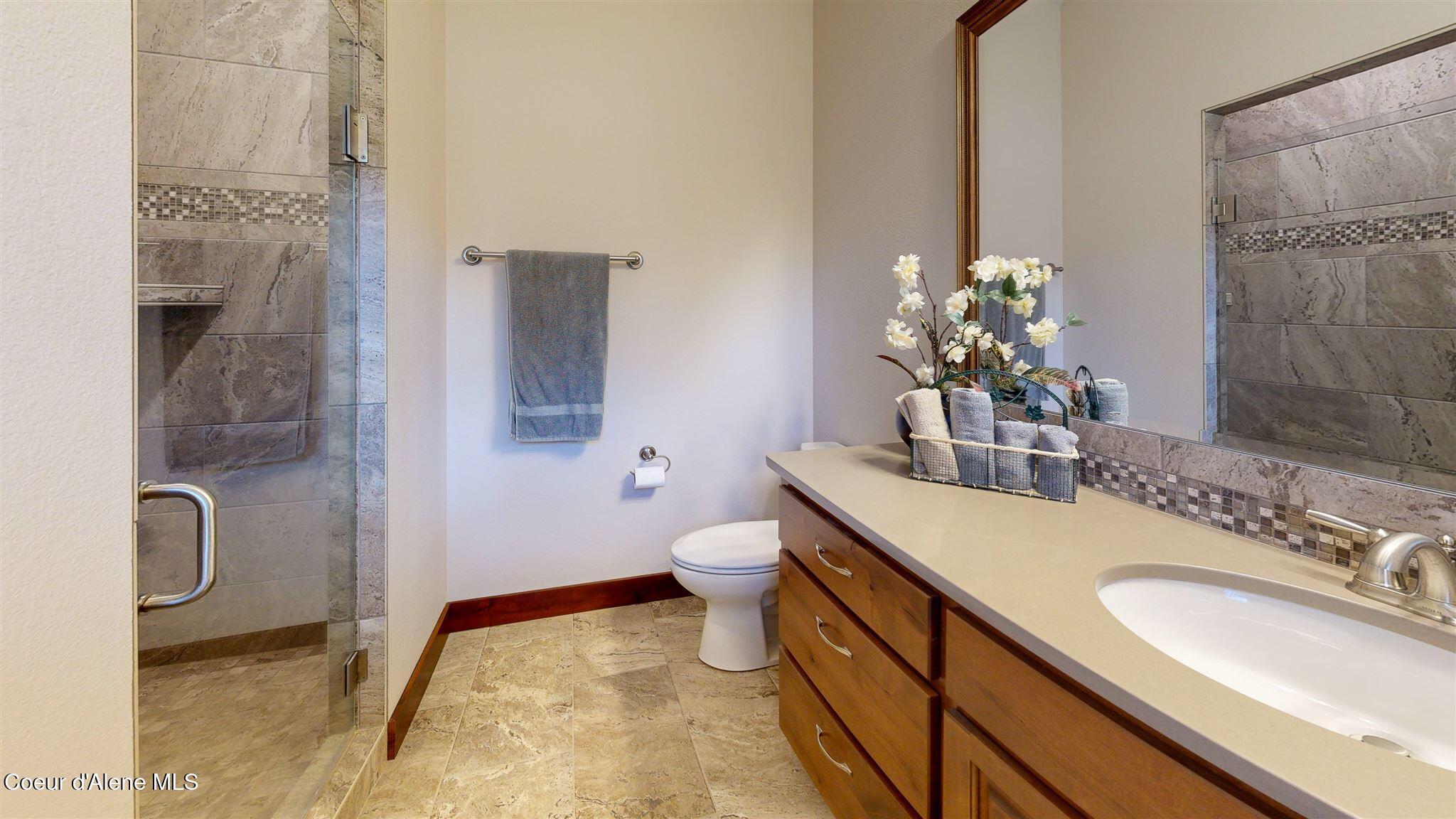 19398 North Ella Road Rathdrum, ID 83858 - Photo 35 of 88 2nd en-suite bath
