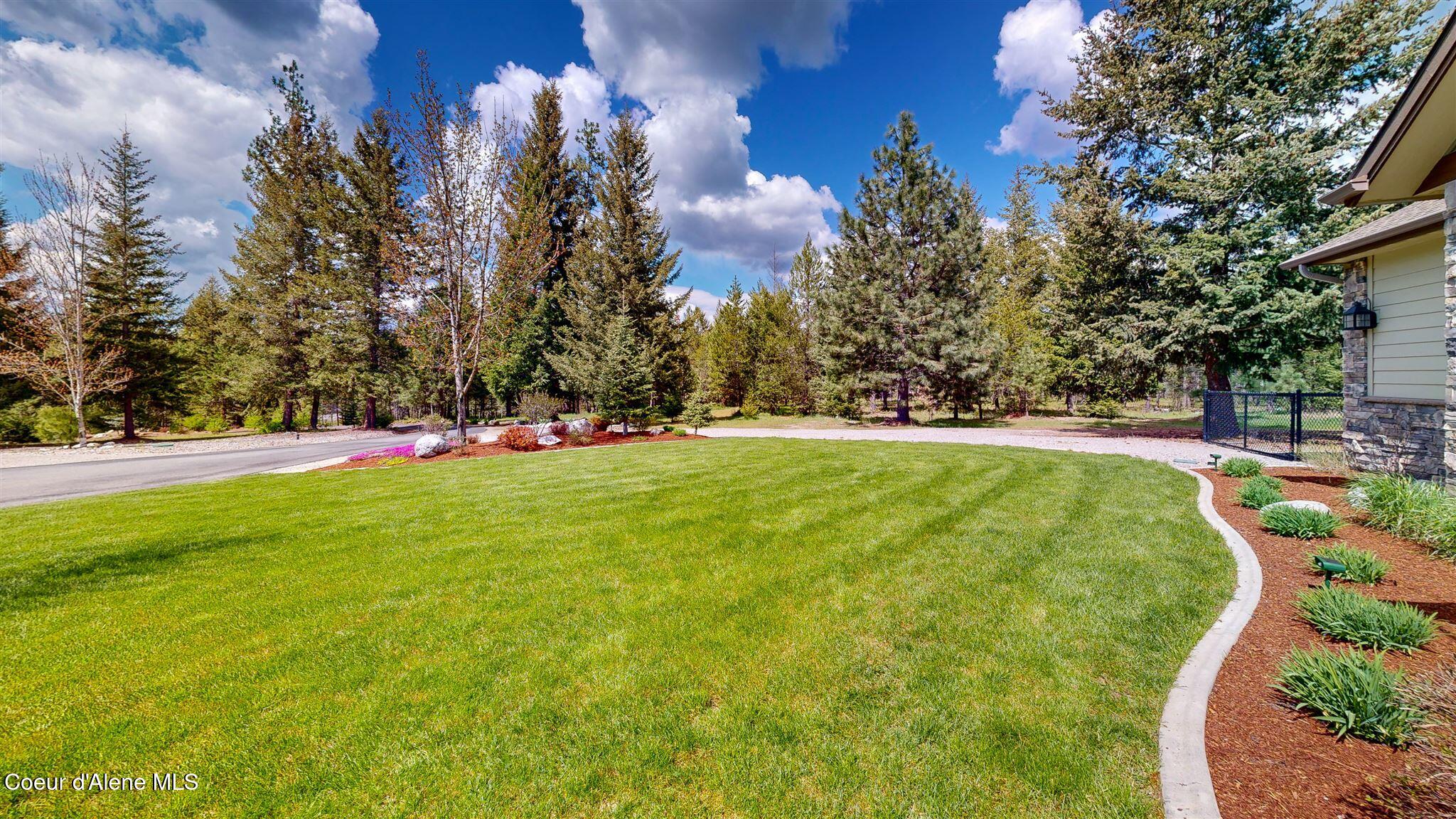 19398 North Ella Road Rathdrum, ID 83858 - Photo 73 of 88 front yard