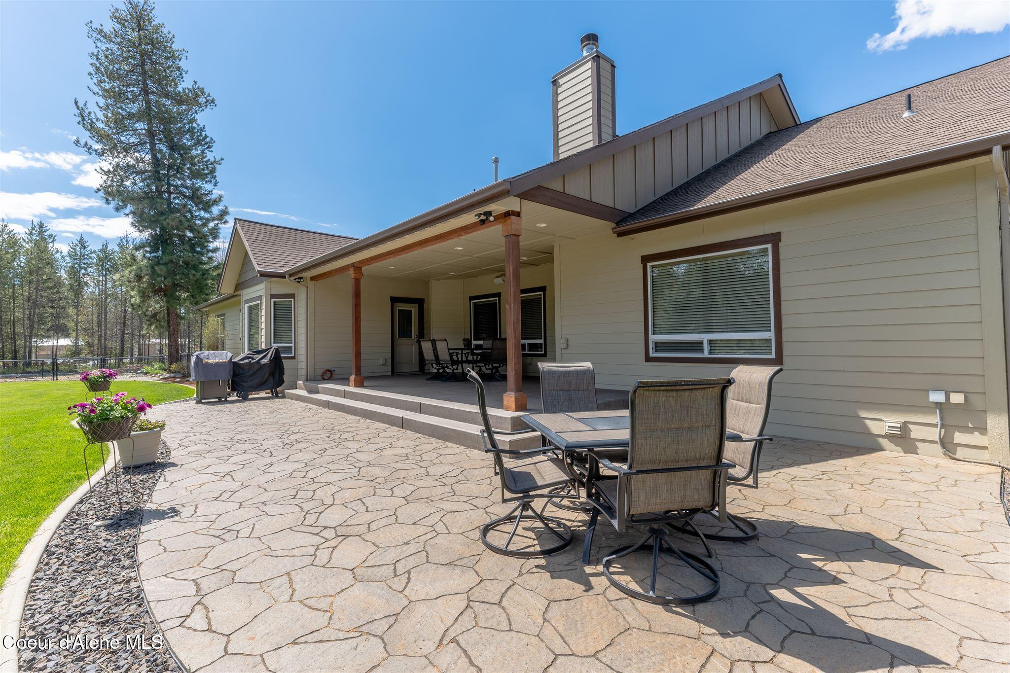 19398 North Ella Road Rathdrum, ID 83858 - Photo 78 of 88 rear view1